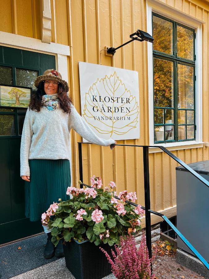 Klostergardens Vandrarhem Varnhem Exterior foto