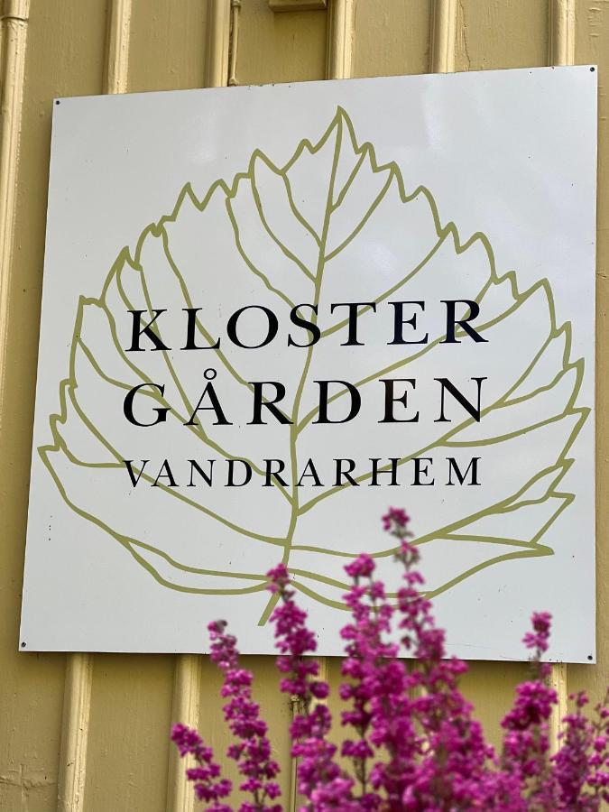 Klostergardens Vandrarhem Varnhem Exterior foto